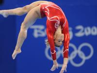 IM电竞游戏-赛道上的绝对主宰，拉塞尔统治全场，索伯轻取哈斯背后的战术革命