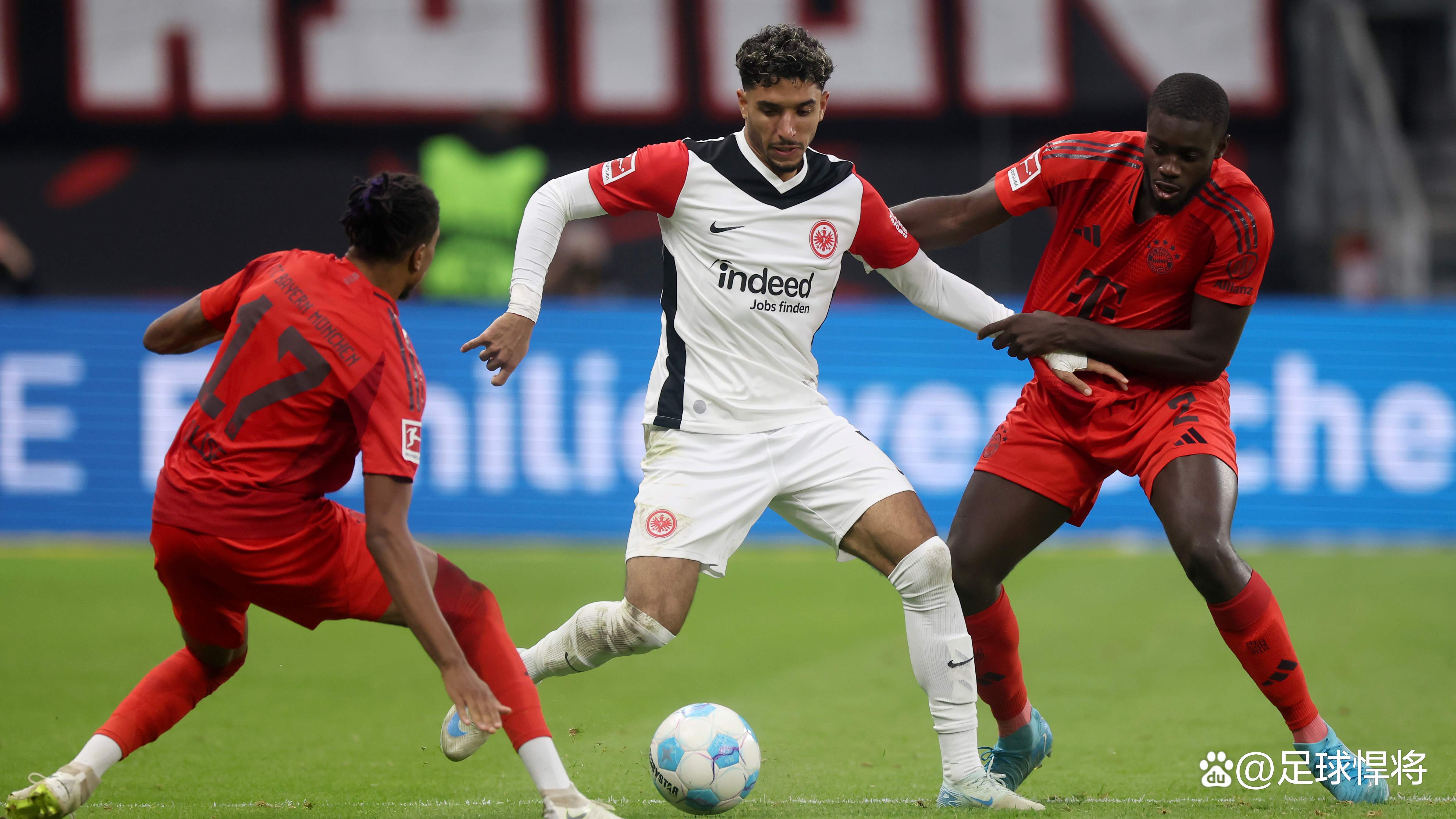 拜仁慕尼黑队继续保持不败纪录 拜仁慕尼黑队继续保持不败纪录