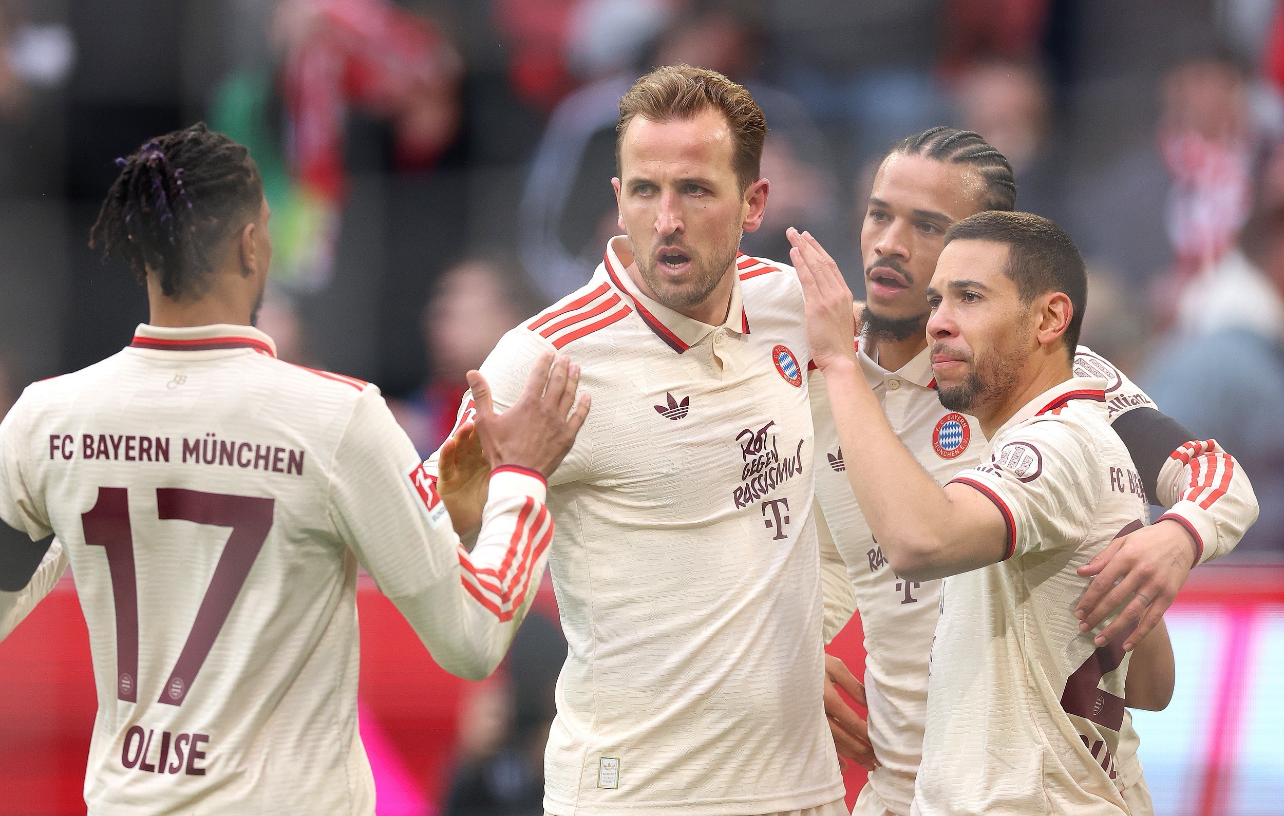 拜仁慕尼黑队继续保持不败纪录 拜仁慕尼黑队继续保持不败纪录