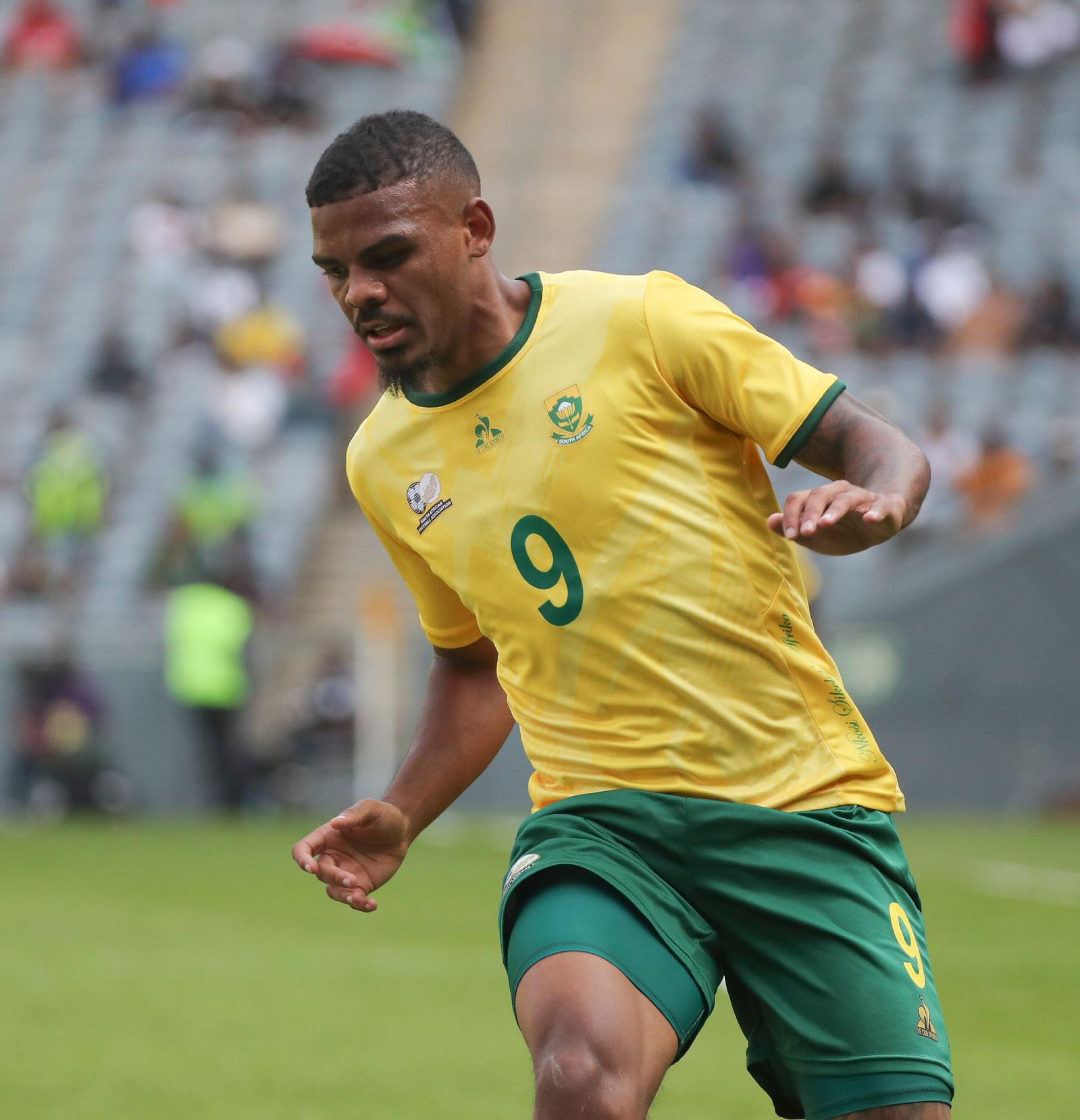 南非足球女队斗志昂扬，晋级八强