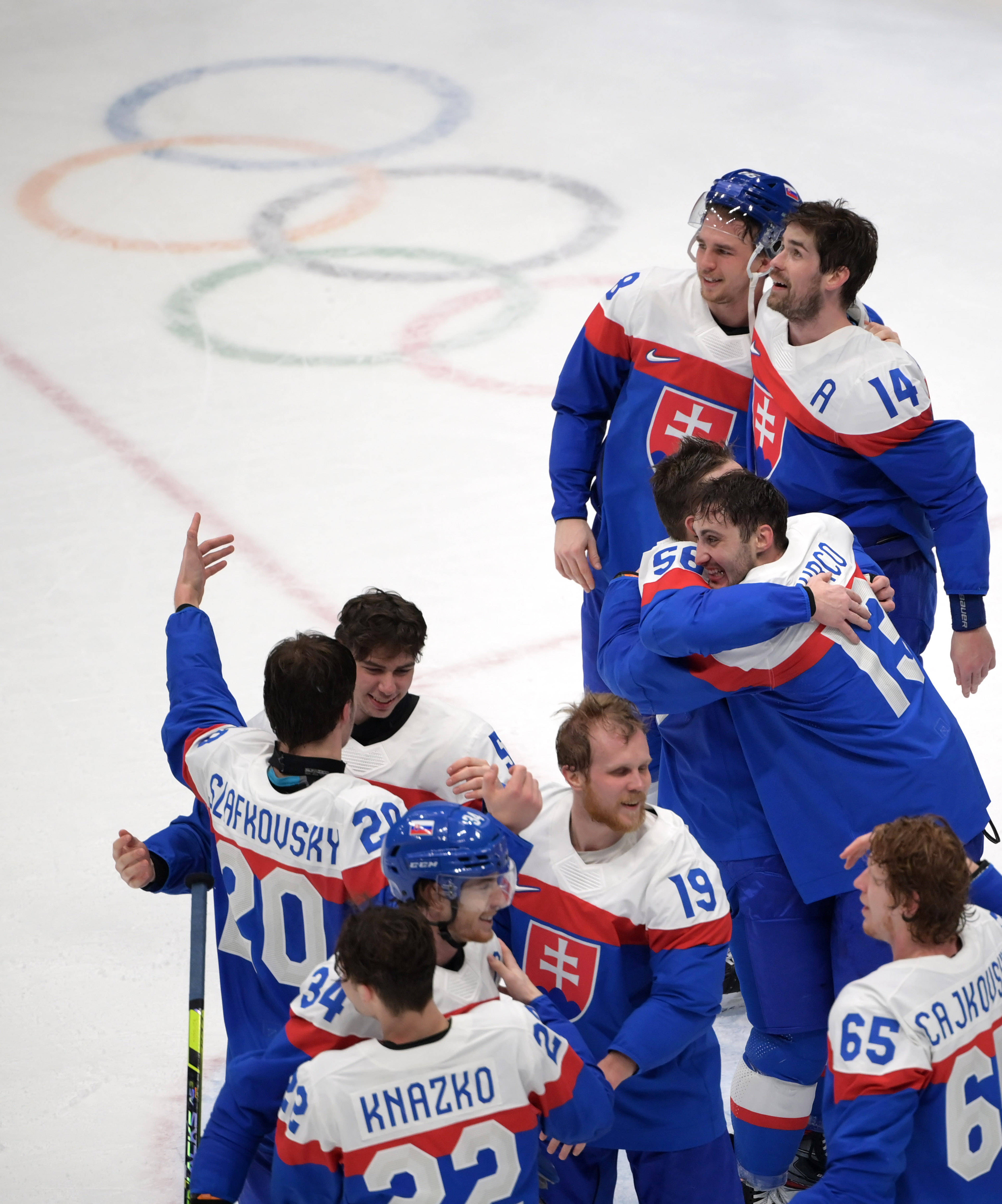 瑞典队完胜日本队，波尔带队取胜