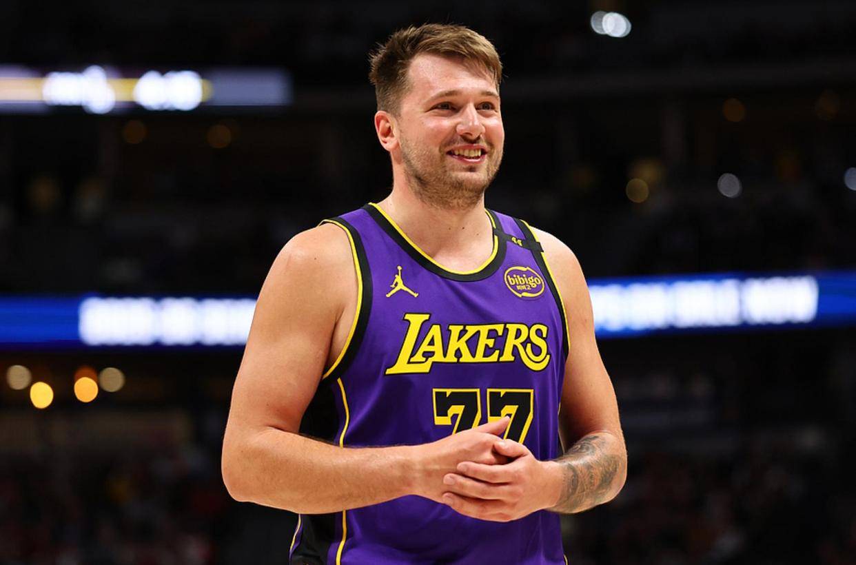 关于步行者力克广东队，东契奇统治全场的信息